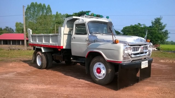 ขาย 6 ล้อหัวยาวดั้ม คัสซีสวยตลอดเส้น เครื่อง HO6C 180 แรงม้า เกียร์ HO เฟืองท้าย FUSO พวงมาลัยพาวเวอร์ ยางเต็ม ทะเบียนเต็มพร้อมโอน ราคาต่อรองได้ครับ