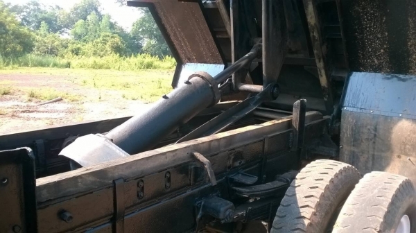 ขาย 6 ล้อหัวยาวดั้ม คัสซีสวยตลอดเส้น เครื่อง HO6C 180 แรงม้า เกียร์ HO เฟืองท้าย FUSO พวงมาลัยพาวเวอร์ ยางเต็ม ทะเบียนเต็มพร้อมโอน ราคาต่อรองได้ครับ