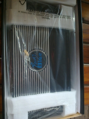 ขาย Power Class D ยี่ห้อ Power Blue รุ่น PB-KICK1800D ราคาเบาๆของใหม่ยังไม่เคยใช้งาน ราคา 5700 ของถูกไม่มีดี ของดีไม่มีถูก ไม่งั้นเขาคงไม่ขายถูก