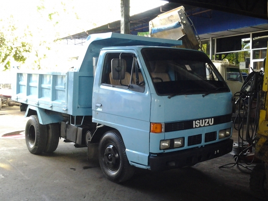 รถดั้มอีซูซุ NKR  3 คิว เครื่อง 88 ปี 34 เกียร์ยาว