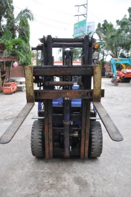 ขายFORKLIFT KOMATSU FD25-11 2.5ตันครึ่ง ดีเซล สภาพสวยเดิมจากญี่ปุ่นยังไม่เคยใช้ในไทย190,000เท่านั้น!!