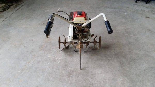 รถพรวนดินเดินตามขนาดเล็ก MITSUBISHI เก่าญี่ปุ่น พร้อมชุดพรวนดิน สภาพดี รถพร้อมทำงาน เครื่องยนต์ติดง่าย เหมาะพรวนดินแปลงขนาดกลาง-เล็ก ประหยัดน้ำมันเคลื่อนที่ง่าย รถพรวนดินเดินตามขนาดเล็ก MITSUBISHI เก่าญี่ปุ่น พร้อมชุดพรวนดิน สภาพดี รถพร้อมทำงาน เครื่องยนต์ติดง่าย เหมาะพรวนดินแปลงขนาดกลาง-เล็ก ประหยัดน้ำมันเคลื่อนที่ง่าย