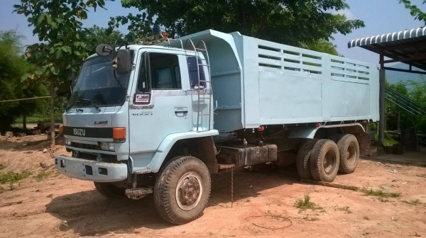 ขาย 10 ล้อดั้ม Rocky 240 หัวขาวทำฟ้า FXZ23NFY คัสซีสวยตลอดเส้น เครื่อง EP100 Turbo 290 แรงม้า มีระบบลากพ่วง ทะเบียนพร้อมโอน ราคาต่อรองได้