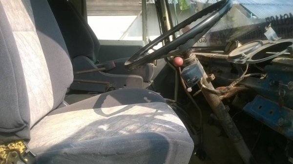 ขายเทนเลอร์ 10 ล้อเพลาเดียว KT925 ช่วงล่าง ZM คัสซีสวยตลอดเส้น เครื่อง EH700 168 แรงม้า สโลว์อินเตอร์ 4 สปีด พวงมาลัยพาวเวอร์ ทะเบียนพร้อมโอน ราคาต่อรองได้ครับ