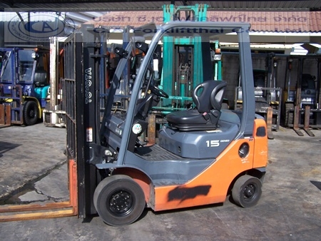 ขายรถ โฟล์คลิฟท์ TOYOTA รุ่น 8-FG15