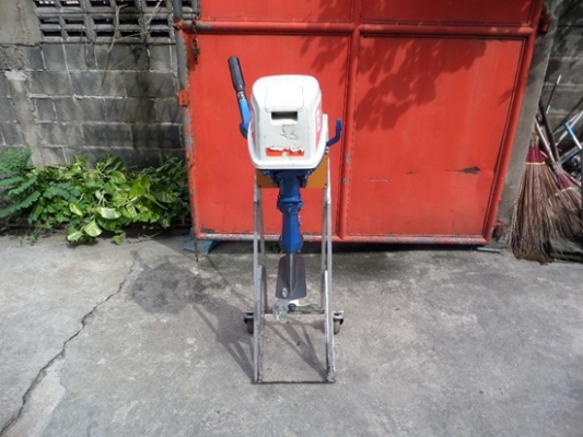 เรือปิเนียม LANDUA 12 ฟุต พร้อมเครื่อง SUZUKI 8 แรงหางสั้น