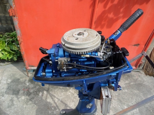 เรือปิเนียม LANDUA 12 ฟุต พร้อมเครื่อง SUZUKI 8 แรงหางสั้น