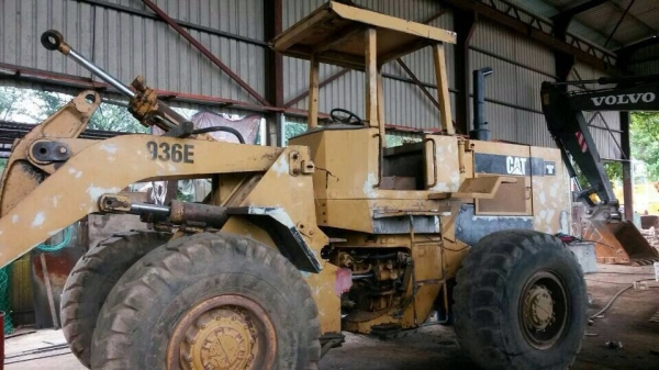 ขายรถตัก CAT 936E สภาพสวยพร้อมใช้ ราคาต่อรองได้ ติดต่อได้ที่คุณ อ๊อฟ พิจิตร 086-737-9991