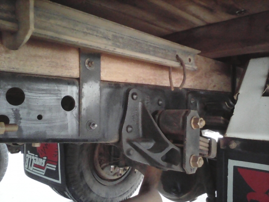 หกล้อ อีซูซุ NMR130แรง ปี54วิ่งแค่7xxxx เอกสารเล่มทะเบียนพร้อมโอน