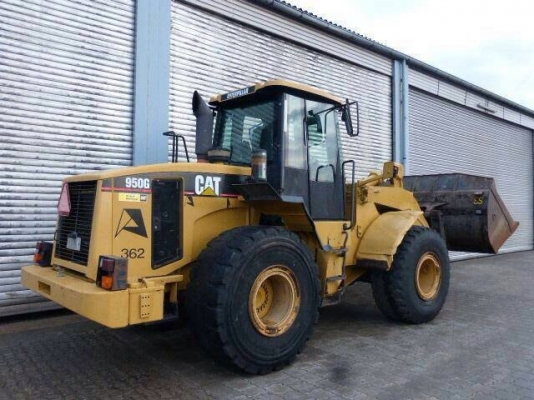 ขายรถตัก CAT 950G สภาพสวยพร้อมใช้ ราคาต่อรองได้ ติดต่อได้ที่คุณ อ๊อฟ พิจิตร 086-737-9991