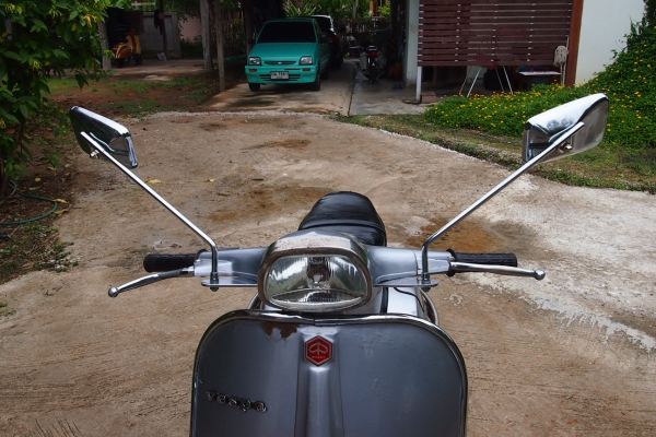 ลดราคาขาย Bajaj หัวเหลี่ยม สภาพเดิม ทะเบียนพร้อมโอน 49,000.- (ที่เชียงใหม่)
