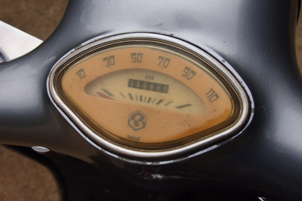 ลดราคาขาย Bajaj หัวเหลี่ยม สภาพเดิม ทะเบียนพร้อมโอน 49,000.- (ที่เชียงใหม่)