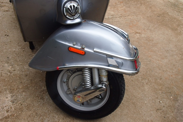 ลดราคาขาย Bajaj หัวเหลี่ยม สภาพเดิม ทะเบียนพร้อมโอน 49,000.- (ที่เชียงใหม่)