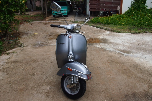 ลดราคาขาย Bajaj หัวเหลี่ยม สภาพเดิม ทะเบียนพร้อมโอน 49,000.- (ที่เชียงใหม่)