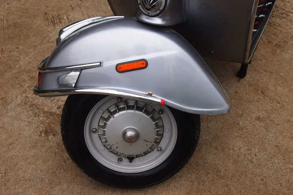 ลดราคาขาย Bajaj หัวเหลี่ยม สภาพเดิม ทะเบียนพร้อมโอน 49,000.- (ที่เชียงใหม่)