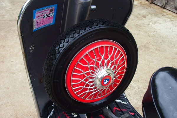 ลดราคาขาย Bajaj หัวเหลี่ยม สภาพเดิม ทะเบียนพร้อมโอน 49,000.- (ที่เชียงใหม่)