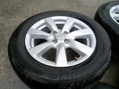 ขายล้อแม็กNISSAN ALMERA VL (รุ่นTOP) พร้อมยาง 4 ล้อ