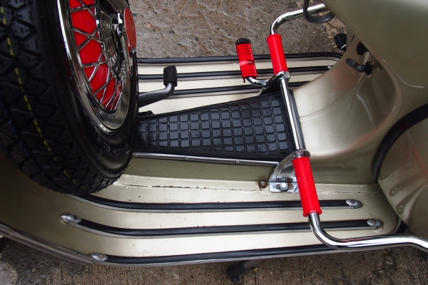 ลดราคาขาย Vespa Sprint หัวเหลี่ยม ปี15 สภาพสวย ทะเบียนพร้อมโอน 69,000.- (ที่เชียงใหม่)