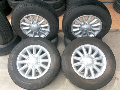 ขายแม็ก ISUZU D-MAX ขอบ 15 12 ก้านพร้อมยาง 4 ล้อ