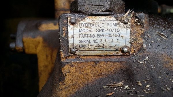 ขายด่วน ปั้มท้ายเครื่อง CAT E200B 320V1