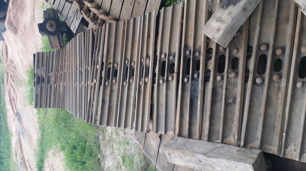 ขายด่วน ใบแทรก CAT ยาว80เชนติเมตร รูน๊อต 20 มิล แผ่นละ 800