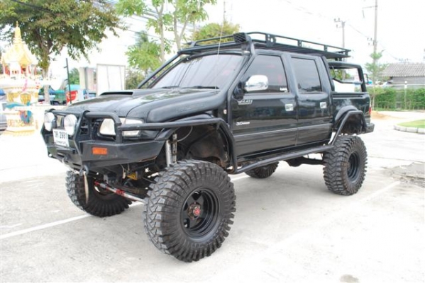 ขาย Isuzu ดราก่อนอาย สี่ประตูวางคาน ขาย Isuzu ดราก่อนอาย สี่ประตูวางคาน