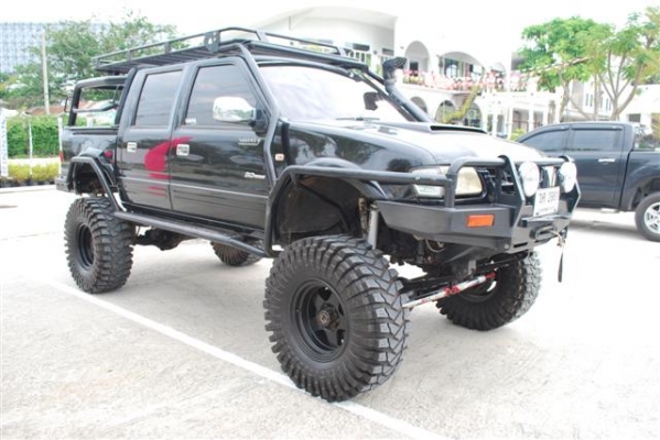 ขาย Isuzu ดราก่อนอาย สี่ประตูวางคาน ขาย Isuzu ดราก่อนอาย สี่ประตูวางคาน