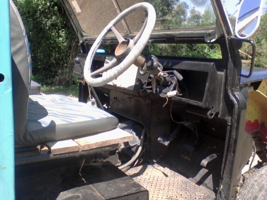 ขายรถอีแต๋นยกสูง  เครื่องยน 6 ล้อ BU3000 เครื่องดี ขับขี่ได้