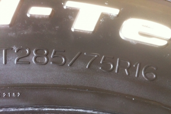 ยาง BF goodrich KM2 285/75/16 1คู่