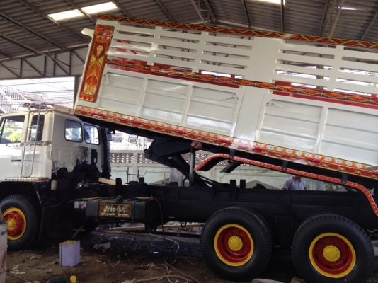 รับ ซ่อม-เคาะ ทำสี รถบรรทุก