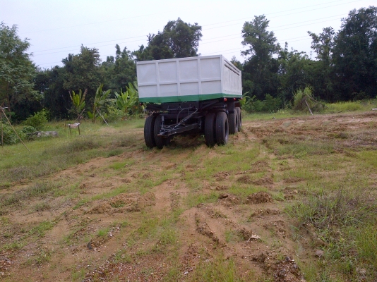 ขายหางพ่วง 3 เพลา  ยาว 6 เมตร ราคา 300000 บาท ต่อรองได้ โทร 0843376760