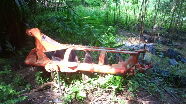 รถไถ KUBOTA 4508 DI มีใบดันหน้า ผานสาม และ ผานหก ตราช้าง สภาพใช้งานน้อยมาก.