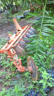 รถไถ KUBOTA 4508 DI มีใบดันหน้า ผานสาม และ ผานหก ตราช้าง สภาพใช้งานน้อยมาก.