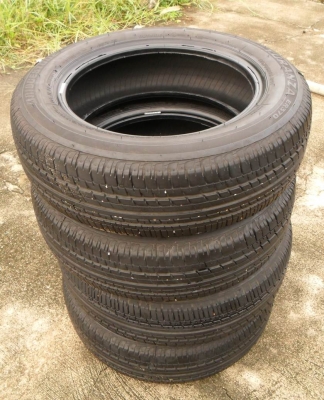 ขายยาง บริดสโตน ขนาด 175 / 65 ขอบ15  ปี13 (ลงพื้น ปลายปี13)เส้นละ 790บาท(4 เส้น-3000บ)ดอกหนามากๆ