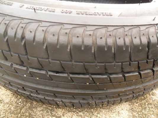 ขายยาง บริดสโตน ขนาด 175 / 65 ขอบ15  ปี13 (ลงพื้น ปลายปี13)เส้นละ 790บาท(4 เส้น-3000บ)ดอกหนามากๆ