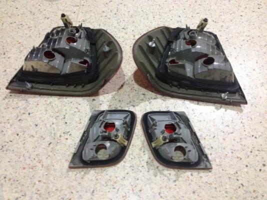 ไฟท้าย BMW E46 ครบชุดสภาพดี