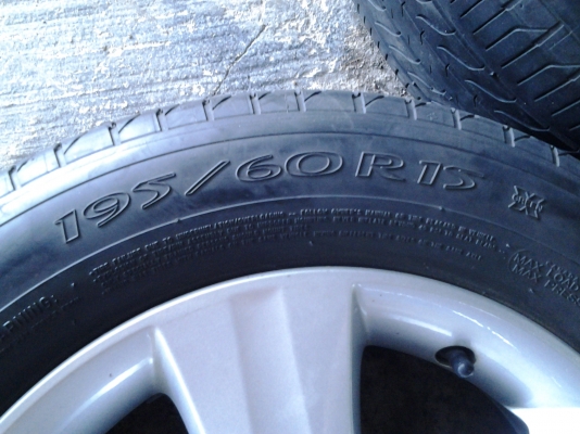 แม็ก honda ขอบ15 4รู100 พร้อมยาง