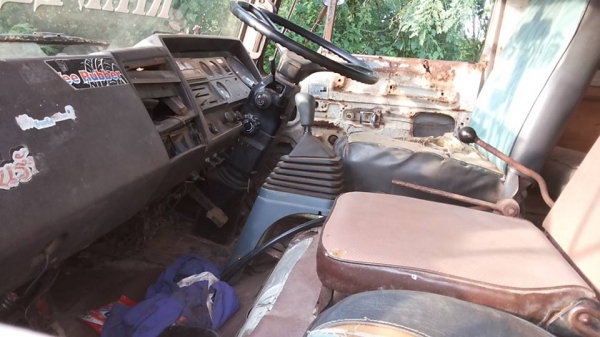 ***ขายแล้วครับขอบคุณ Truck2hand ขาย10ล้อ2เพลาดั้มถูกๆ HINO SUMO FM227LD วางเครื่องHO7C-185แรง (ลงเล่ม) เครื่องดีเกียร์ดี ช่วงล่าง2เพลาเดิม คัสซีดี มีบวมซับใน กับ มีตำหนิ คัสซีแตกกลางตัวซ้าย รอยแตกขึ้นประมาณ2นิ้ว (ตามรูป) ที่เหลือไม่ปะไม่ดาม สโลวเดิม กระบะ