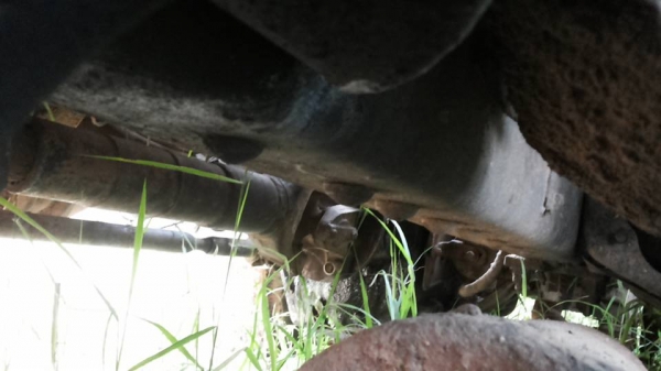 ***ขายแล้วครับขอบคุณ Truck2hand ขาย10ล้อ2เพลาดั้มถูกๆ HINO SUMO FM227LD วางเครื่องHO7C-185แรง (ลงเล่ม) เครื่องดีเกียร์ดี ช่วงล่าง2เพลาเดิม คัสซีดี มีบวมซับใน กับ มีตำหนิ คัสซีแตกกลางตัวซ้าย รอยแตกขึ้นประมาณ2นิ้ว (ตามรูป) ที่เหลือไม่ปะไม่ดาม สโลวเดิม กระบะ