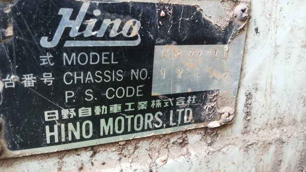 ***ขายแล้วครับขอบคุณ Truck2hand ขาย10ล้อ2เพลาดั้มถูกๆ HINO SUMO FM227LD วางเครื่องHO7C-185แรง (ลงเล่ม) เครื่องดีเกียร์ดี ช่วงล่าง2เพลาเดิม คัสซีดี มีบวมซับใน กับ มีตำหนิ คัสซีแตกกลางตัวซ้าย รอยแตกขึ้นประมาณ2นิ้ว (ตามรูป) ที่เหลือไม่ปะไม่ดาม สโลวเดิม กระบะ