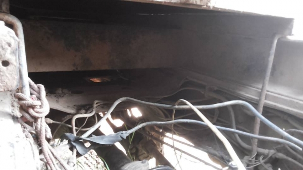 ***ขายแล้วครับขอบคุณ Truck2hand ขาย10ล้อ2เพลาดั้มถูกๆ HINO SUMO FM227LD วางเครื่องHO7C-185แรง (ลงเล่ม) เครื่องดีเกียร์ดี ช่วงล่าง2เพลาเดิม คัสซีดี มีบวมซับใน กับ มีตำหนิ คัสซีแตกกลางตัวซ้าย รอยแตกขึ้นประมาณ2นิ้ว (ตามรูป) ที่เหลือไม่ปะไม่ดาม สโลวเดิม กระบะ