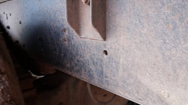 ***ขายแล้วครับขอบคุณ Truck2hand ขาย10ล้อ2เพลาดั้มถูกๆ HINO SUMO FM227LD วางเครื่องHO7C-185แรง (ลงเล่ม) เครื่องดีเกียร์ดี ช่วงล่าง2เพลาเดิม คัสซีดี มีบวมซับใน กับ มีตำหนิ คัสซีแตกกลางตัวซ้าย รอยแตกขึ้นประมาณ2นิ้ว (ตามรูป) ที่เหลือไม่ปะไม่ดาม สโลวเดิม กระบะ