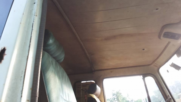 ***ขายแล้วครับขอบคุณ Truck2hand ขาย10ล้อ2เพลาดั้มถูกๆ HINO SUMO FM227LD วางเครื่องHO7C-185แรง (ลงเล่ม) เครื่องดีเกียร์ดี ช่วงล่าง2เพลาเดิม คัสซีดี มีบวมซับใน กับ มีตำหนิ คัสซีแตกกลางตัวซ้าย รอยแตกขึ้นประมาณ2นิ้ว (ตามรูป) ที่เหลือไม่ปะไม่ดาม สโลวเดิม กระบะ