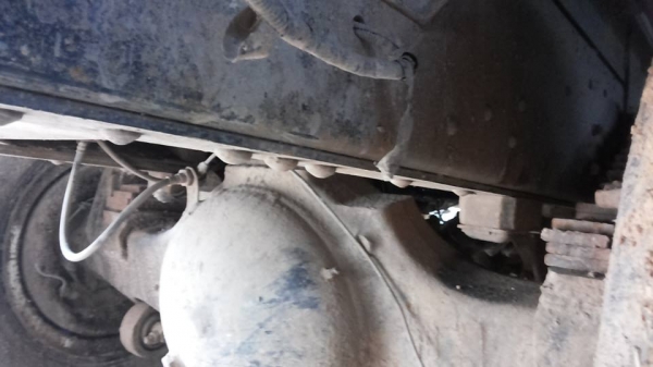 ***ขายแล้วครับขอบคุณ Truck2hand ขาย10ล้อ2เพลาดั้มถูกๆ HINO SUMO FM227LD วางเครื่องHO7C-185แรง (ลงเล่ม) เครื่องดีเกียร์ดี ช่วงล่าง2เพลาเดิม คัสซีดี มีบวมซับใน กับ มีตำหนิ คัสซีแตกกลางตัวซ้าย รอยแตกขึ้นประมาณ2นิ้ว (ตามรูป) ที่เหลือไม่ปะไม่ดาม สโลวเดิม กระบะ