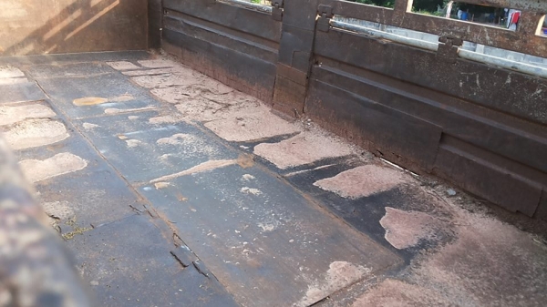 ***ขายแล้วครับขอบคุณ Truck2hand ขาย10ล้อ2เพลาดั้มถูกๆ HINO SUMO FM227LD วางเครื่องHO7C-185แรง (ลงเล่ม) เครื่องดีเกียร์ดี ช่วงล่าง2เพลาเดิม คัสซีดี มีบวมซับใน กับ มีตำหนิ คัสซีแตกกลางตัวซ้าย รอยแตกขึ้นประมาณ2นิ้ว (ตามรูป) ที่เหลือไม่ปะไม่ดาม สโลวเดิม กระบะ