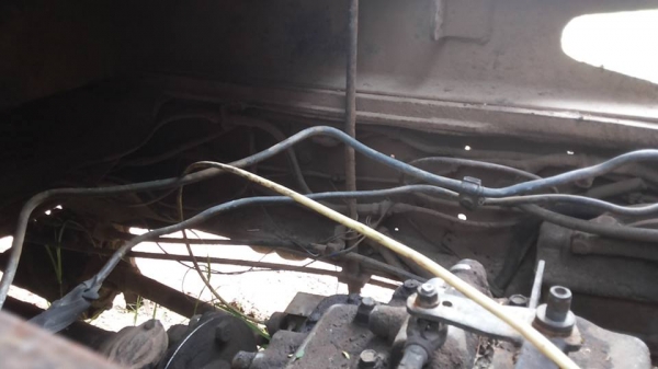 ***ขายแล้วครับขอบคุณ Truck2hand ขาย10ล้อ2เพลาดั้มถูกๆ HINO SUMO FM227LD วางเครื่องHO7C-185แรง (ลงเล่ม) เครื่องดีเกียร์ดี ช่วงล่าง2เพลาเดิม คัสซีดี มีบวมซับใน กับ มีตำหนิ คัสซีแตกกลางตัวซ้าย รอยแตกขึ้นประมาณ2นิ้ว (ตามรูป) ที่เหลือไม่ปะไม่ดาม สโลวเดิม กระบะ