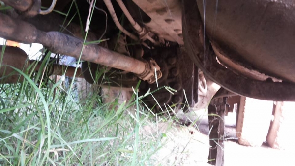 ***ขายแล้วครับขอบคุณ Truck2hand ขาย10ล้อ2เพลาดั้มถูกๆ HINO SUMO FM227LD วางเครื่องHO7C-185แรง (ลงเล่ม) เครื่องดีเกียร์ดี ช่วงล่าง2เพลาเดิม คัสซีดี มีบวมซับใน กับ มีตำหนิ คัสซีแตกกลางตัวซ้าย รอยแตกขึ้นประมาณ2นิ้ว (ตามรูป) ที่เหลือไม่ปะไม่ดาม สโลวเดิม กระบะ