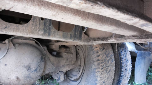 ***ขายแล้วครับขอบคุณ Truck2hand ขาย10ล้อ2เพลาดั้มถูกๆ HINO SUMO FM227LD วางเครื่องHO7C-185แรง (ลงเล่ม) เครื่องดีเกียร์ดี ช่วงล่าง2เพลาเดิม คัสซีดี มีบวมซับใน กับ มีตำหนิ คัสซีแตกกลางตัวซ้าย รอยแตกขึ้นประมาณ2นิ้ว (ตามรูป) ที่เหลือไม่ปะไม่ดาม สโลวเดิม กระบะ