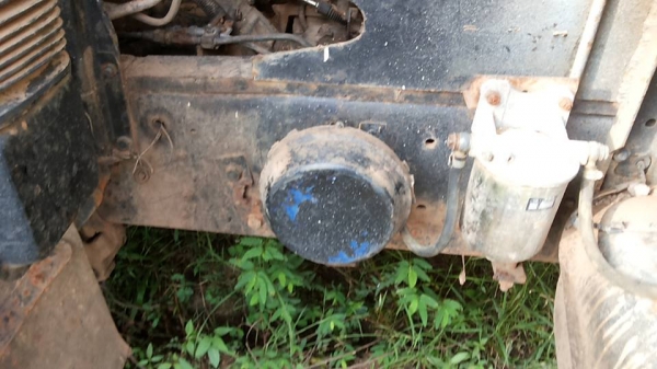 ***ขายแล้วครับขอบคุณ Truck2hand ขาย10ล้อ2เพลาดั้มถูกๆ HINO SUMO FM227LD วางเครื่องHO7C-185แรง (ลงเล่ม) เครื่องดีเกียร์ดี ช่วงล่าง2เพลาเดิม คัสซีดี มีบวมซับใน กับ มีตำหนิ คัสซีแตกกลางตัวซ้าย รอยแตกขึ้นประมาณ2นิ้ว (ตามรูป) ที่เหลือไม่ปะไม่ดาม สโลวเดิม กระบะ