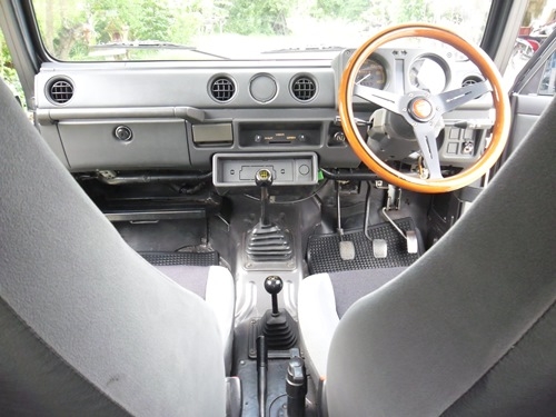 ขายซูซูกิ จิมนี่ เครื่อง 1300 ตัวแท้ รถสวยมาก ขายซูซูกิ จิมนี่ เครื่อง 1300 ตัวแท้ รถสวยมาก